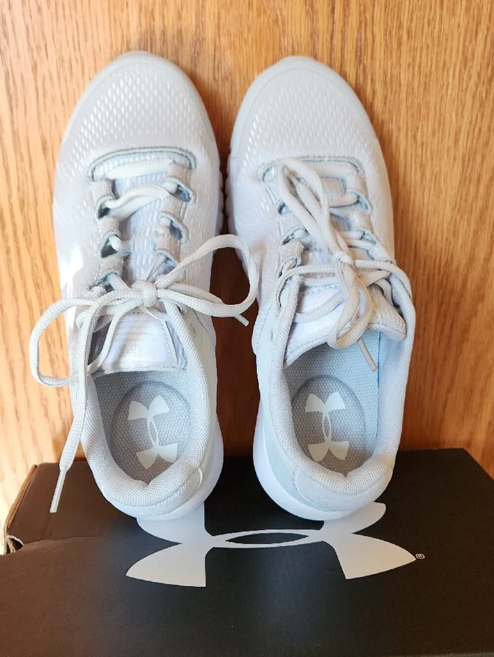 Under Armour Women's Light Gray Athletic Lace-Up Trainers